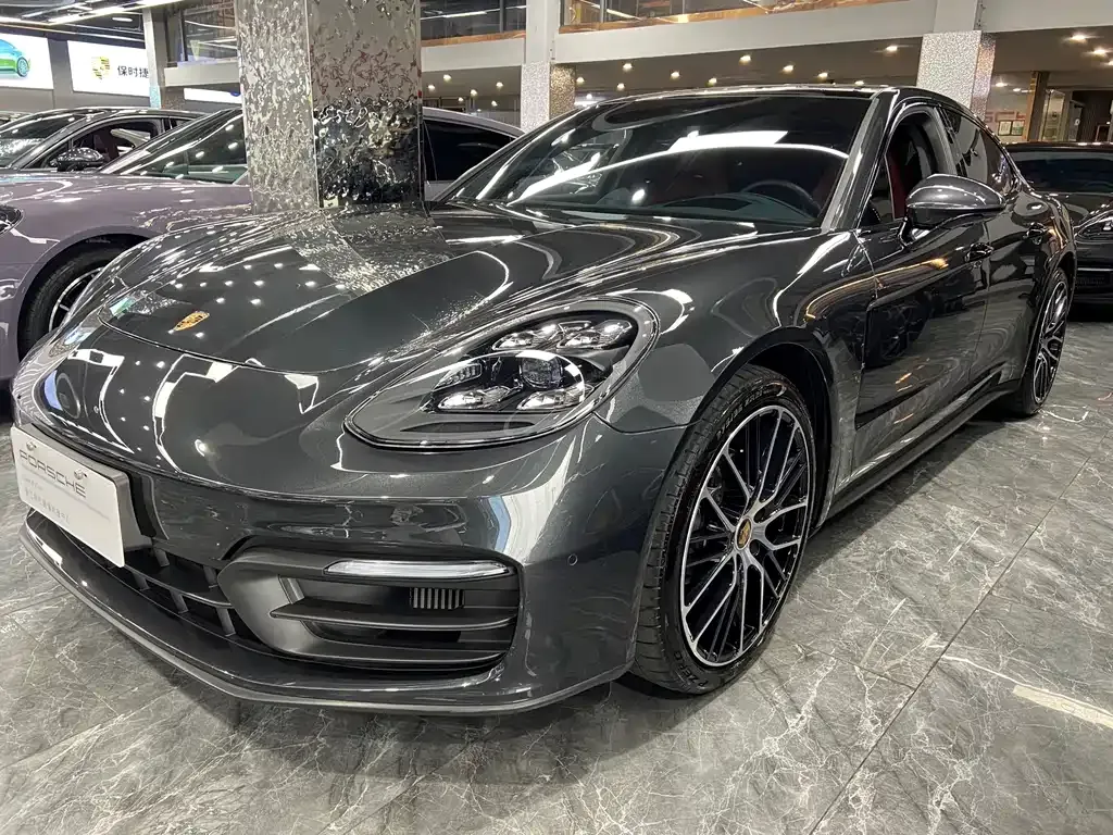 Porsche Panamera — фото 1