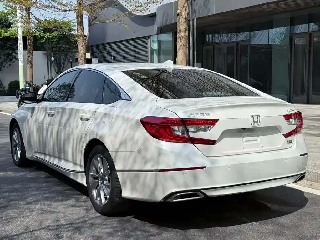 Honda Accord — фото 6