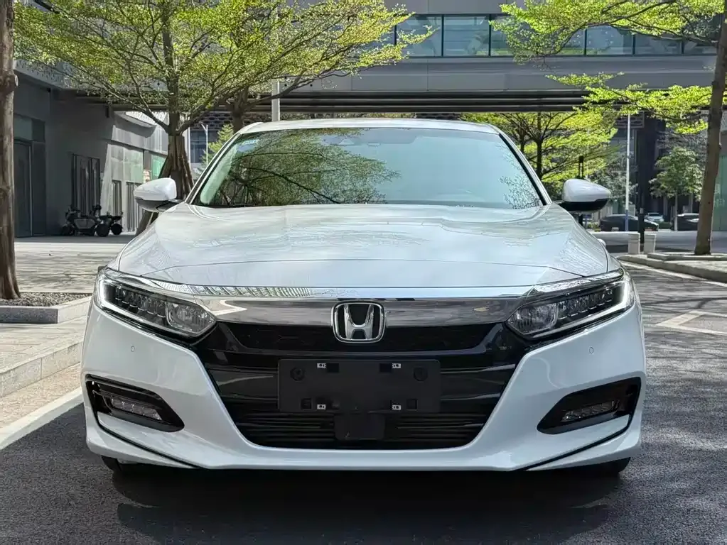 Honda Accord — фото 9