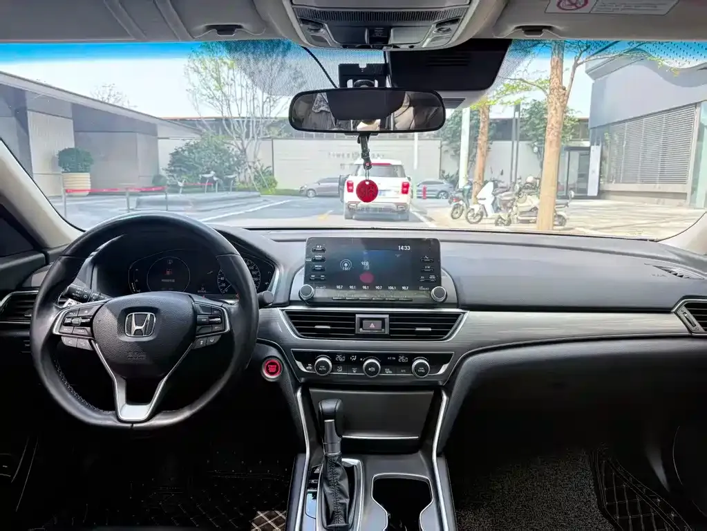 Honda Accord — фото 10
