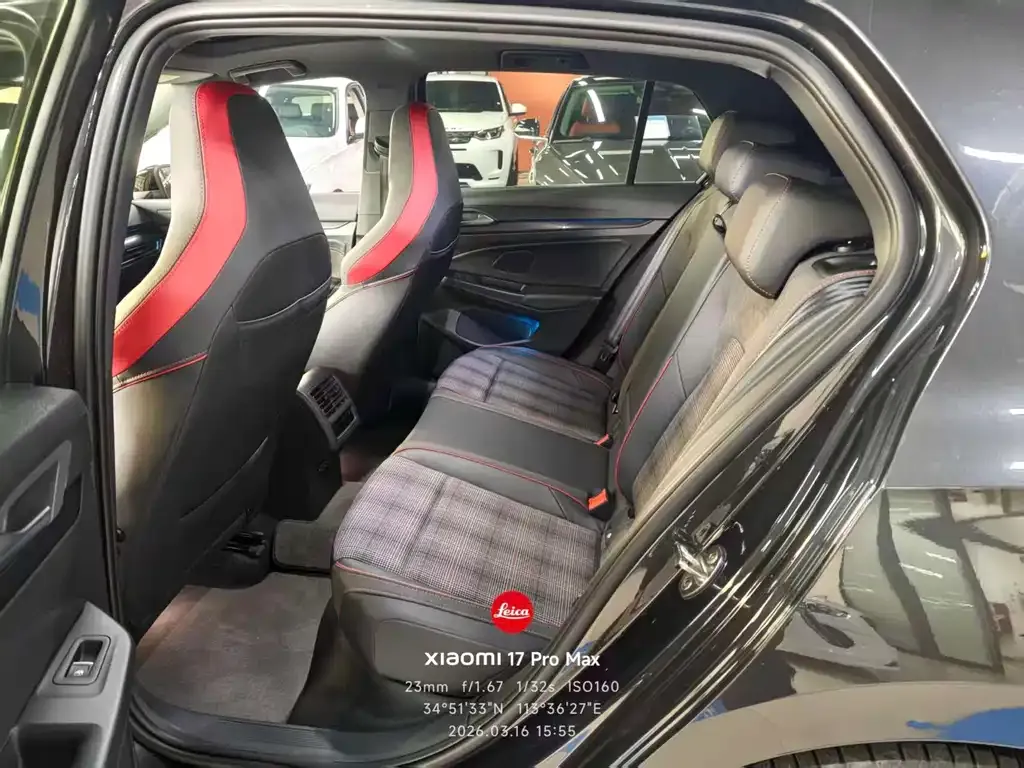 Volkswagen Golf GTI 2023 из CN, фото 3