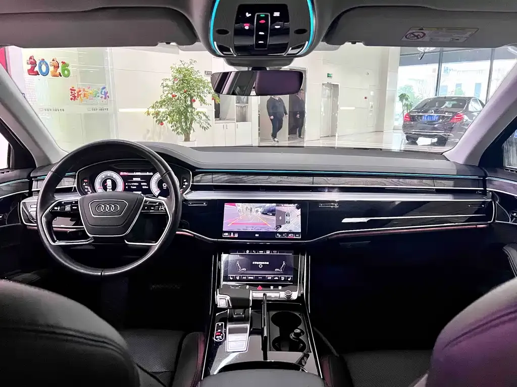 Audi A8 — фото 5