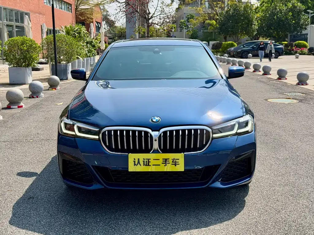 BMW 5 Series — фото 5