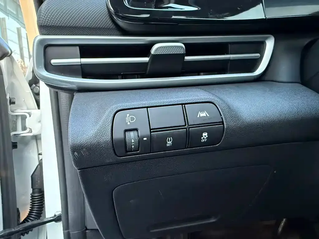 Hyundai Elantra — фото 2