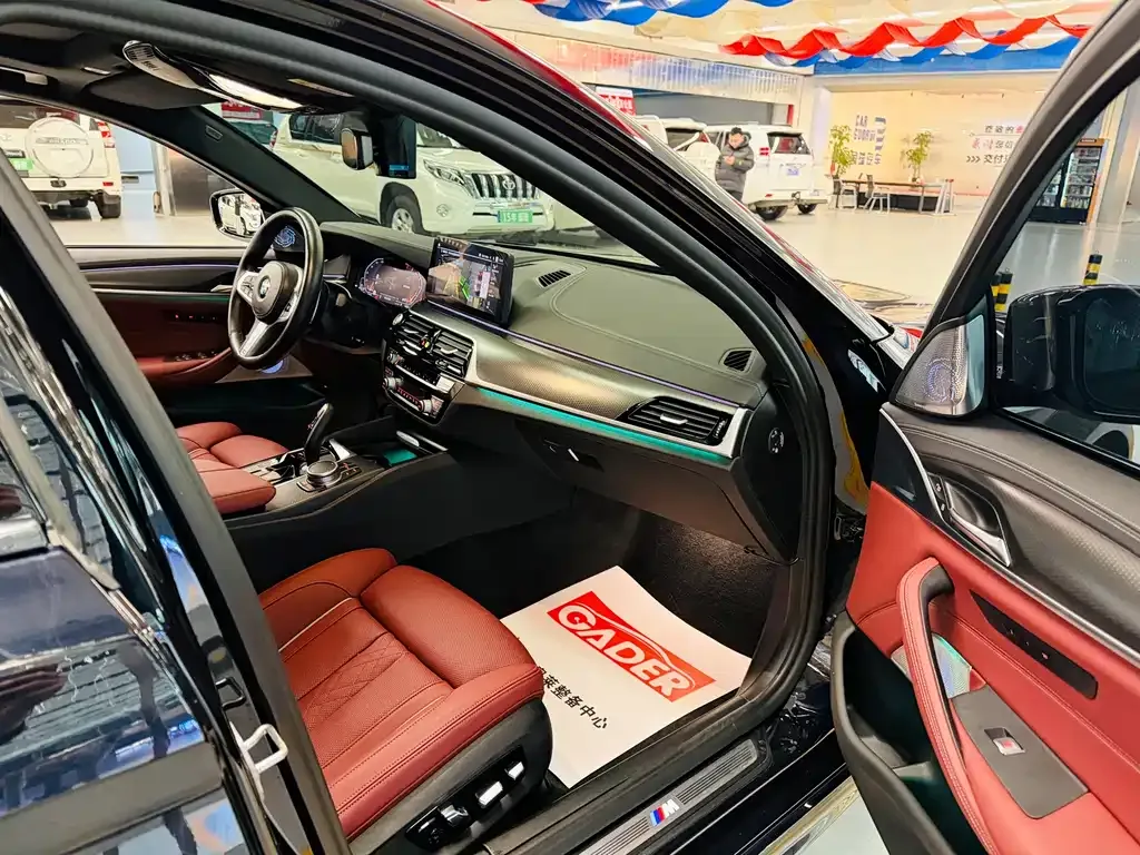 BMW 5 Series 2022 из CN, фото 9