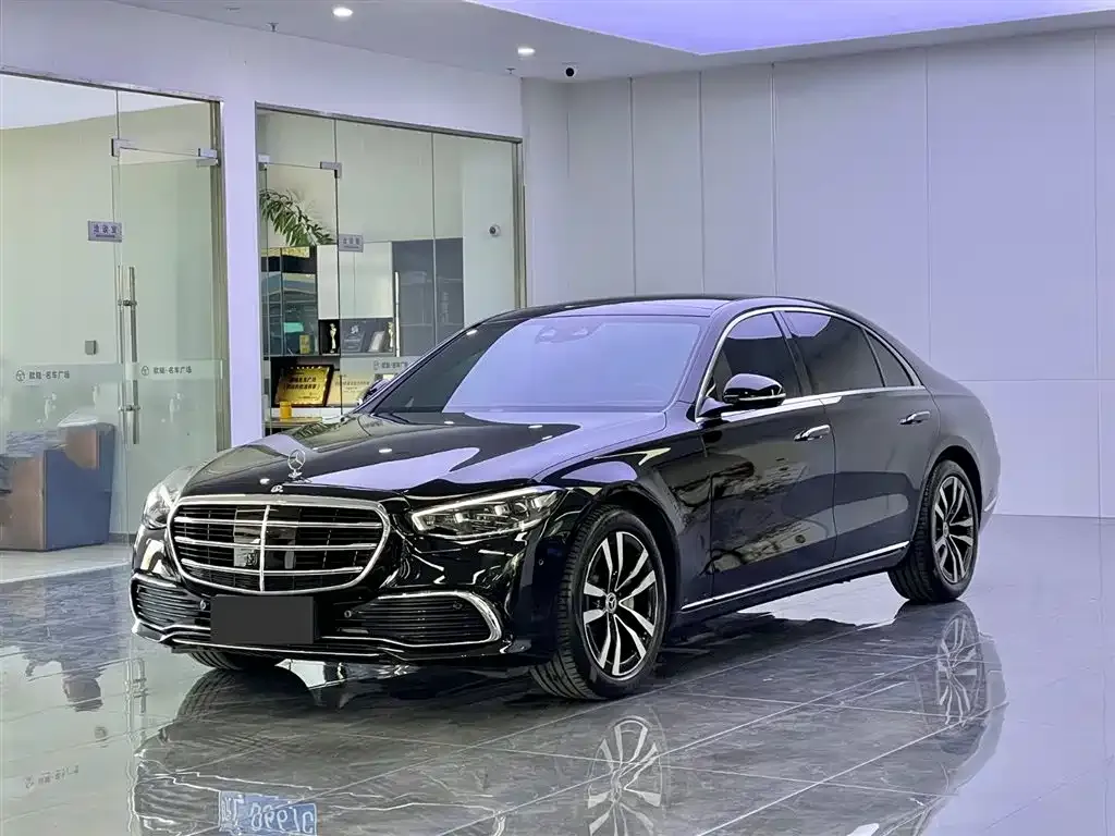 Mercedes-Benz S-Class — фото 1