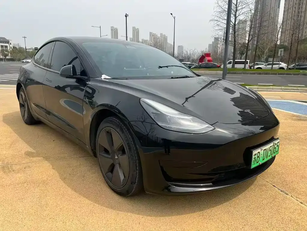 Tesla Model 3 — фото 8