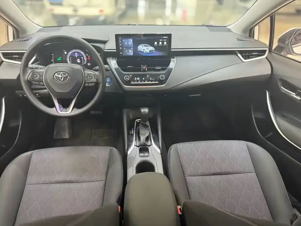 Toyota Corolla — фото 9