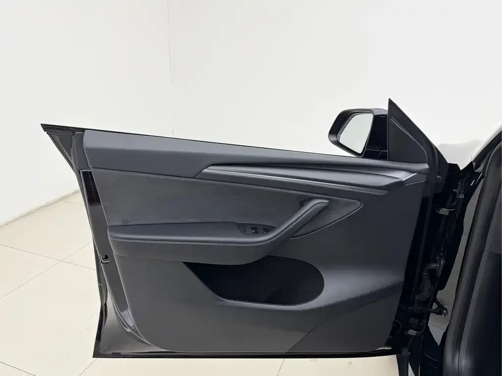 Tesla Model Y 2024 из CN, фото 6
