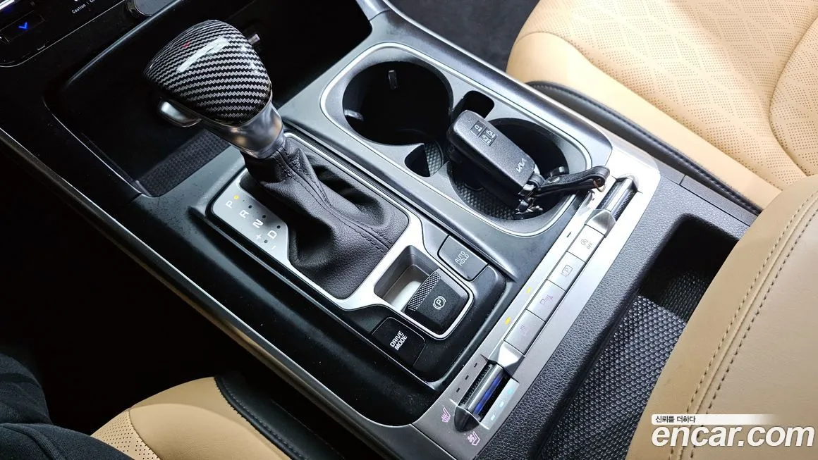 Kia Carnival — фото 10