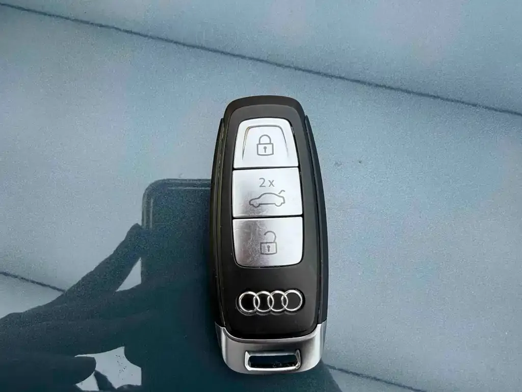 Audi A7L — фото 8
