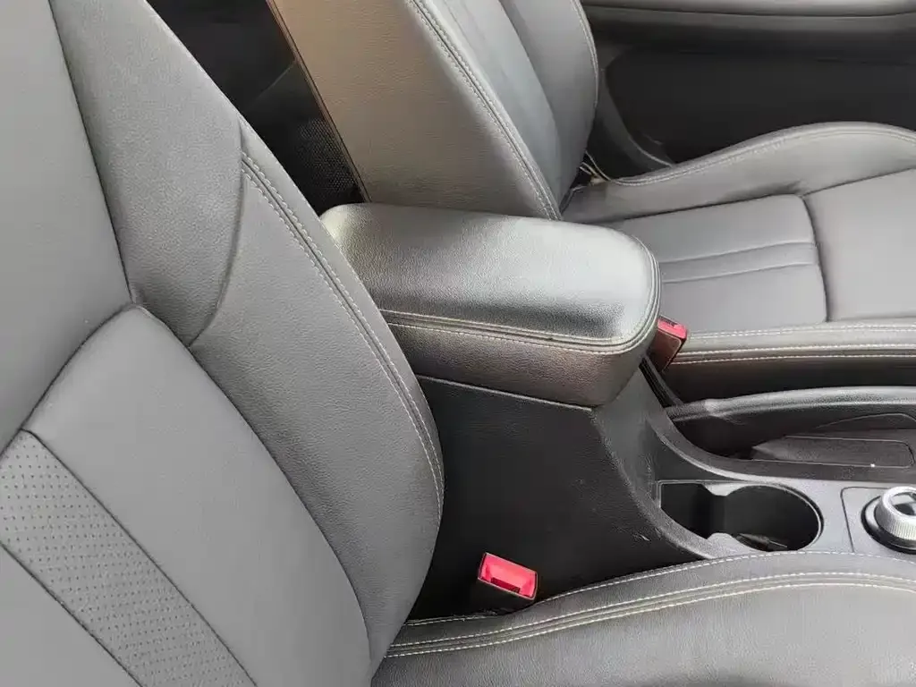 Isuzu RE-MAX 2024 из CN, фото 2