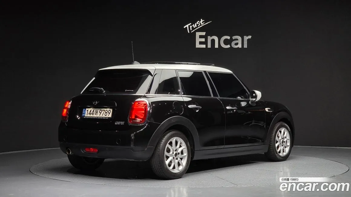 Mini Cooper 2021 из KR, фото 2