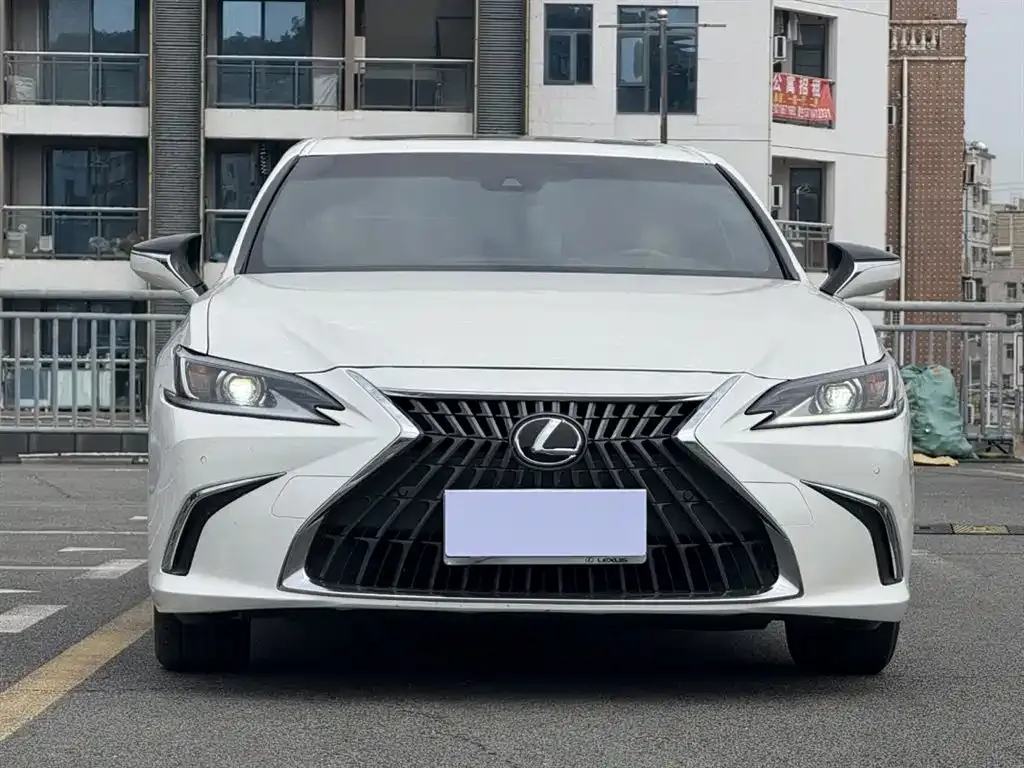 Lexus ES — фото 9