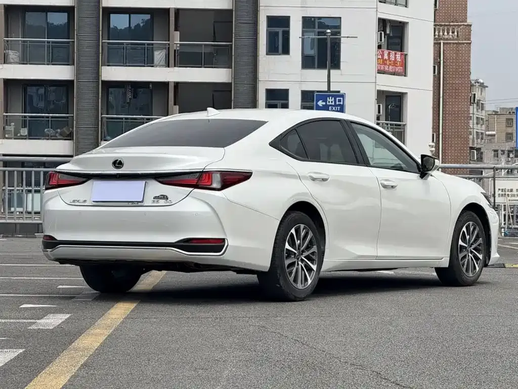 Lexus ES — фото 6