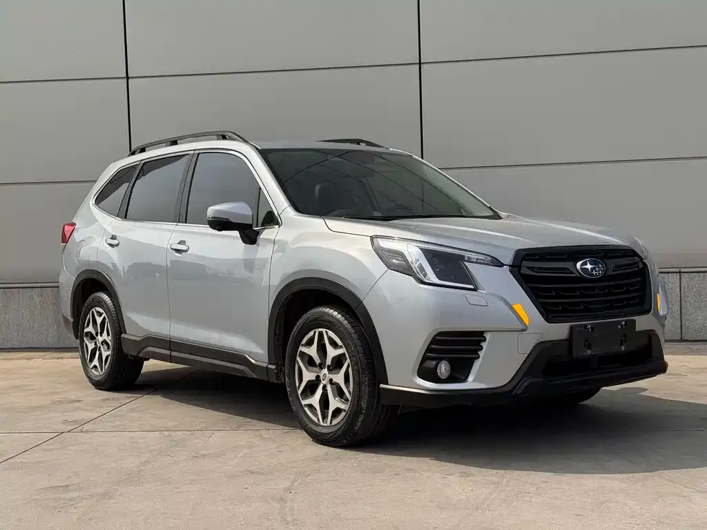 Subaru Forester — фото 1