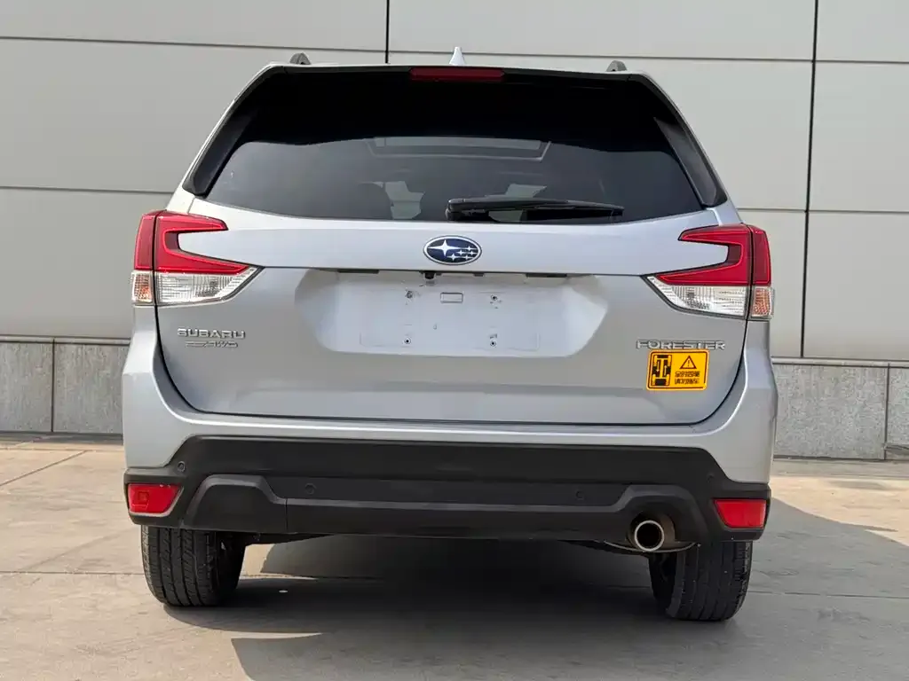Subaru Forester — фото 4