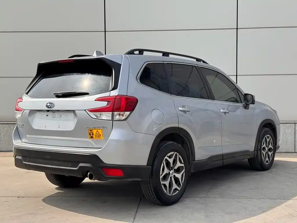 Subaru Forester — фото 2