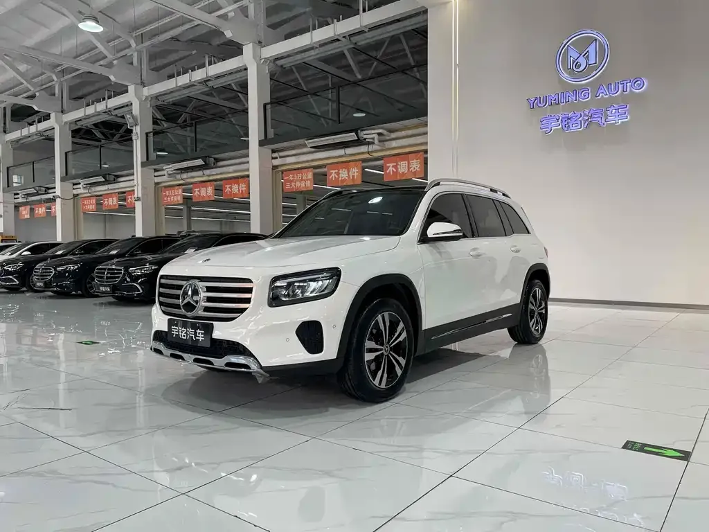 Mercedes-Benz GLB — фото 1