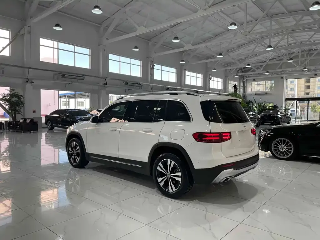 Mercedes-Benz GLB — фото 4