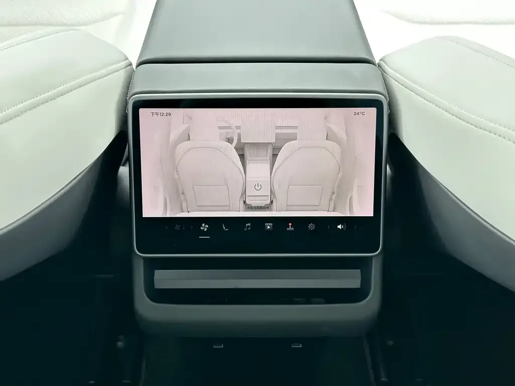 Tesla Model 3 — фото 2