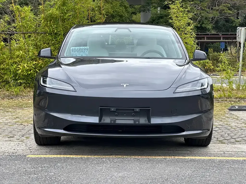 Tesla Model 3 — фото 10