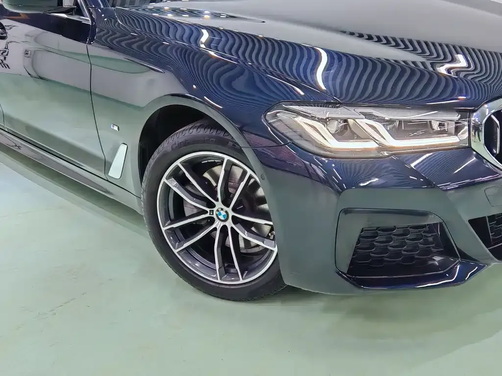 BMW 5 Series — фото 4