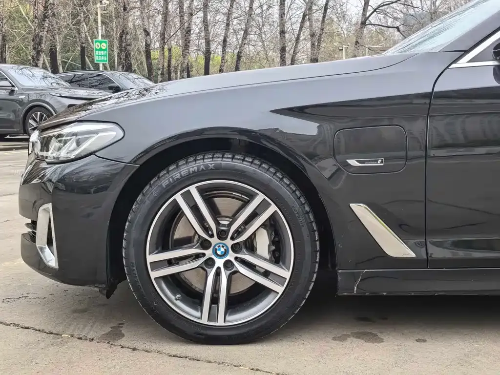 BMW 5 Series New Energy — фото 9