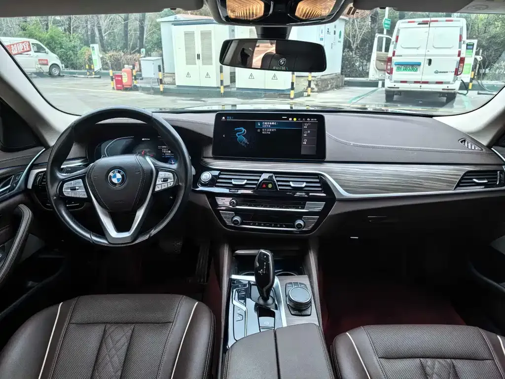 BMW 5 Series New Energy — фото 10