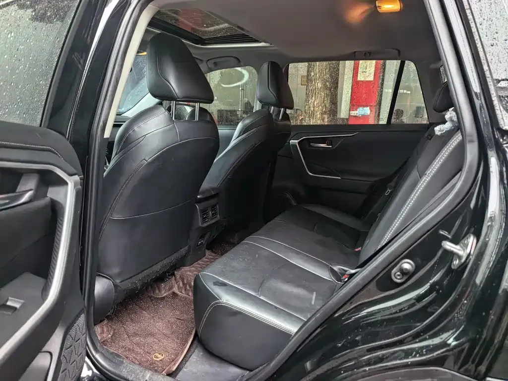 Toyota Wildlander 2022 из CN, фото 4
