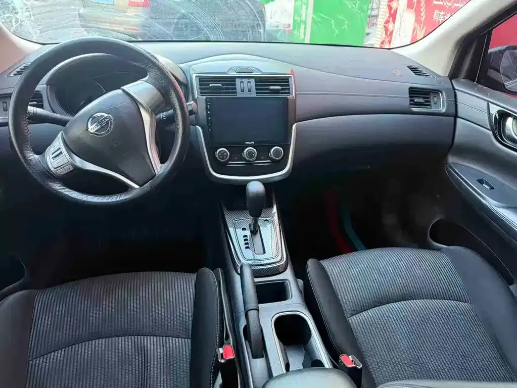 Nissan Tiida 2023 из CN, фото 3