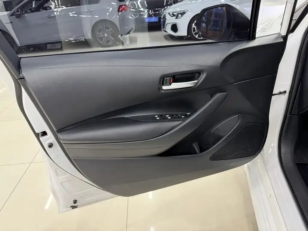 Toyota Corolla 2023 из CN, фото 4