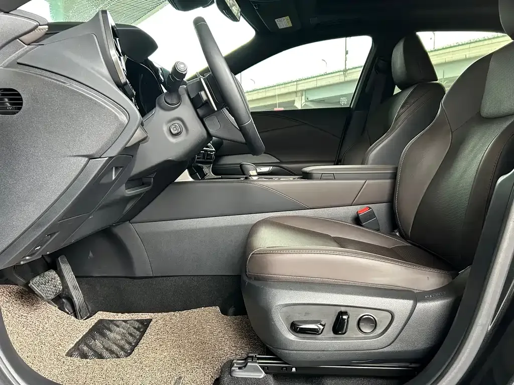 Lexus RX New Energy — фото 4