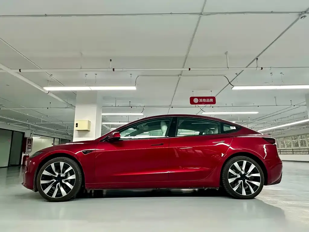 Tesla Model 3 — фото 6