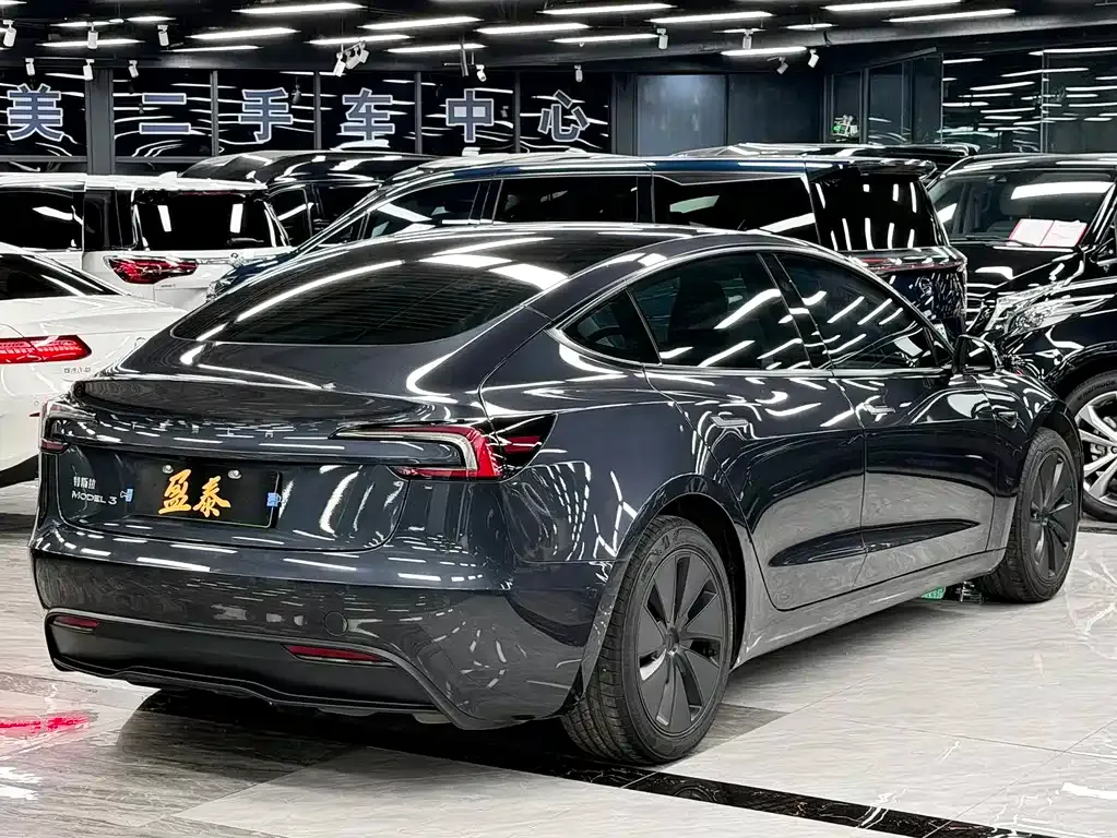 Tesla Model 3 — фото 8