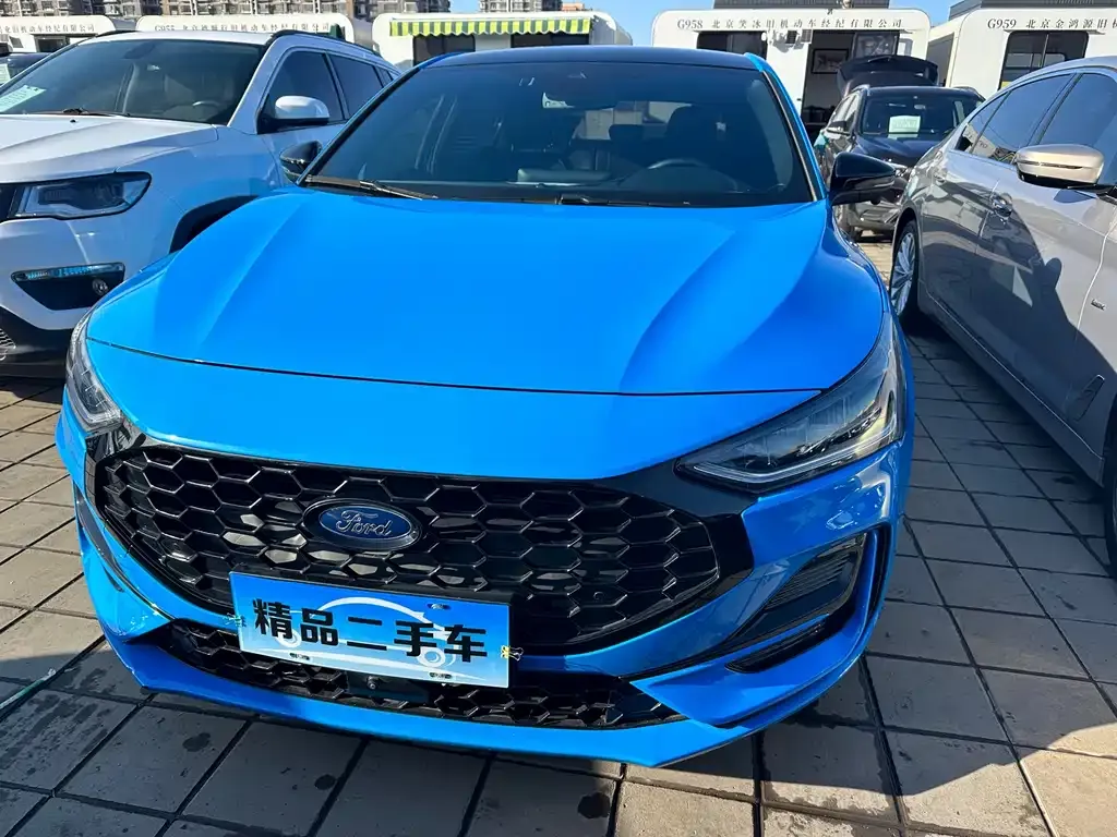 Ford Focus 2023 из CN, фото 7