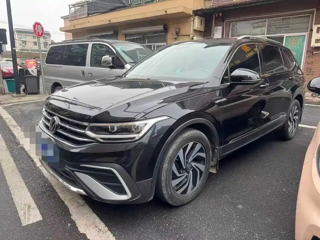 Volkswagen Tiguan L 2023 из CN, фото 1