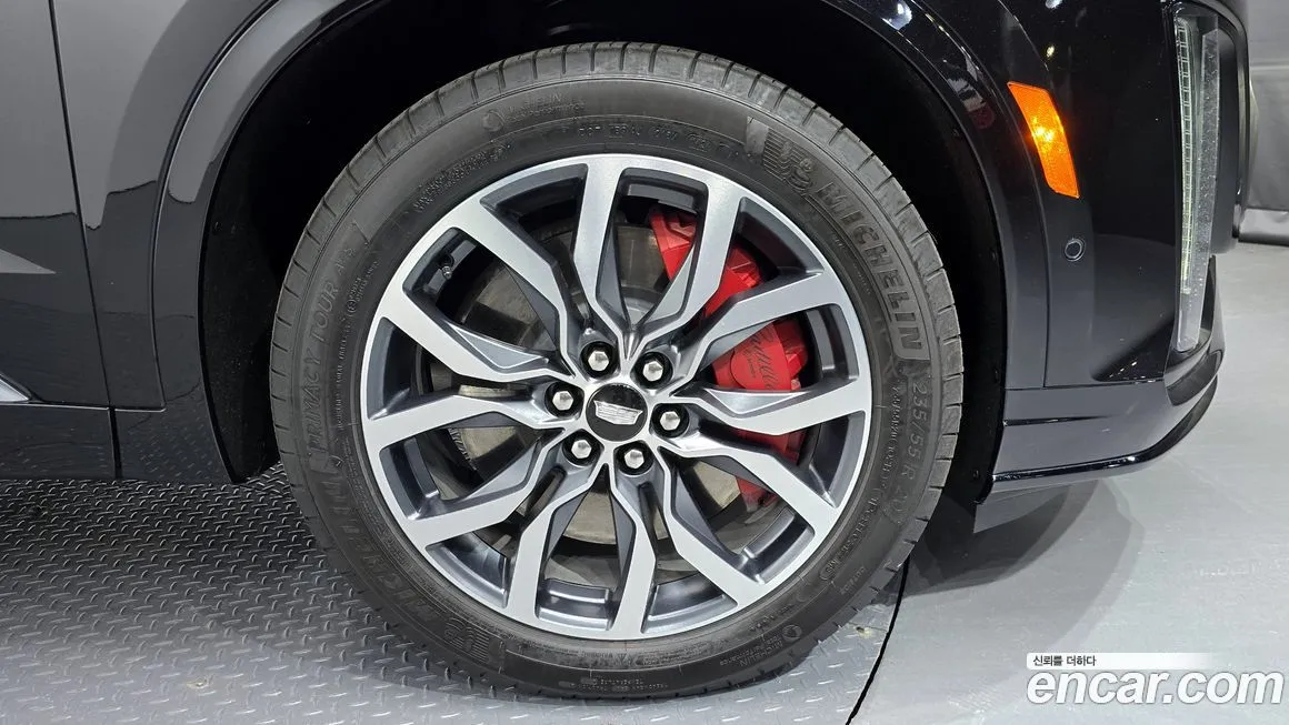 Cadillac XT6 2024 из KR, фото 2