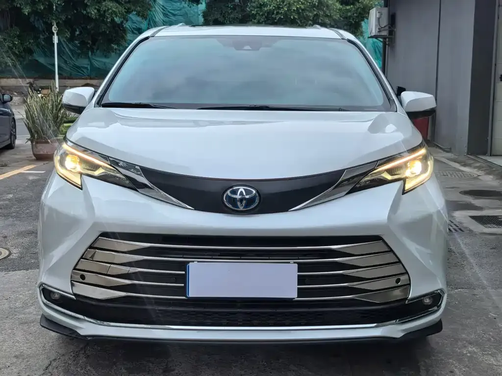 Toyota Sienna 2023 из CN, фото 8