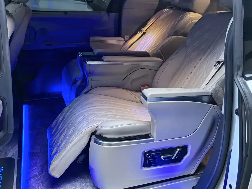 Toyota Sienna 2023 из CN, фото 9