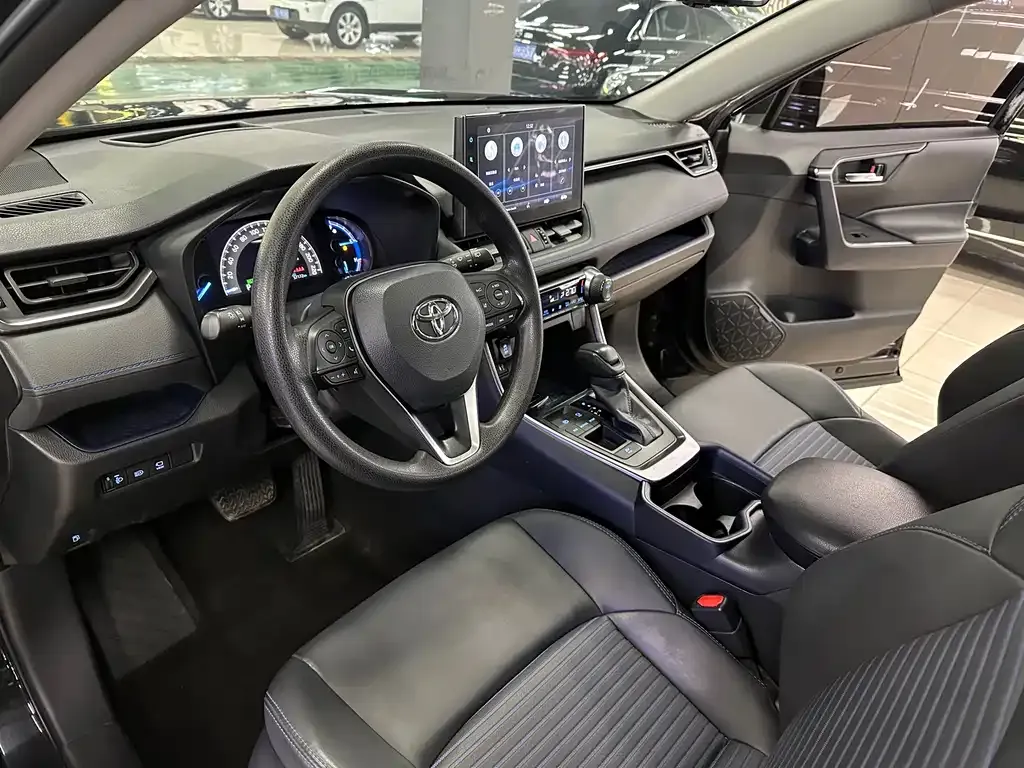 Toyota Wildlander 2021 из CN, фото 10
