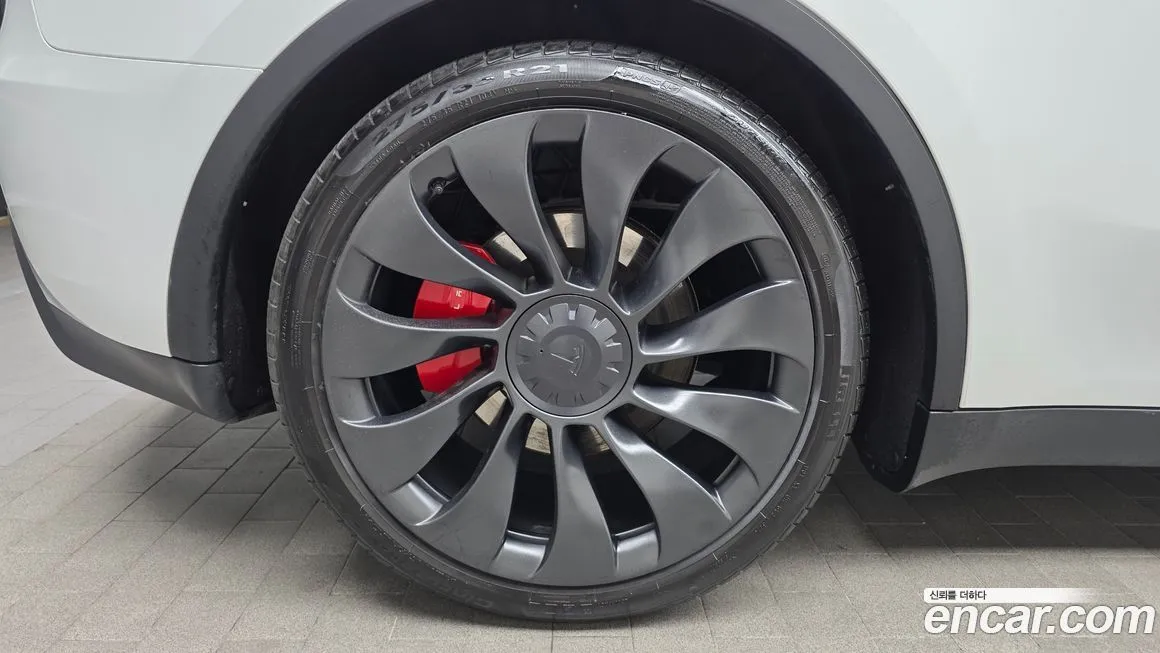 Tesla Model Y 2023 из KR, фото 10