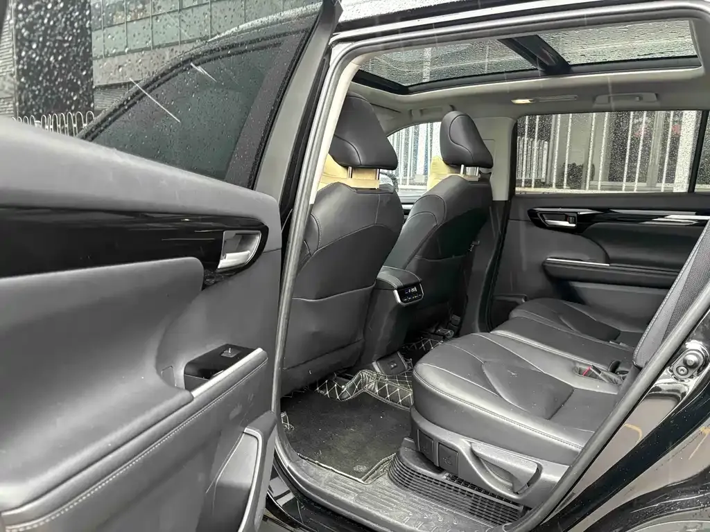 Toyota Highlander 2022 из CN, фото 3
