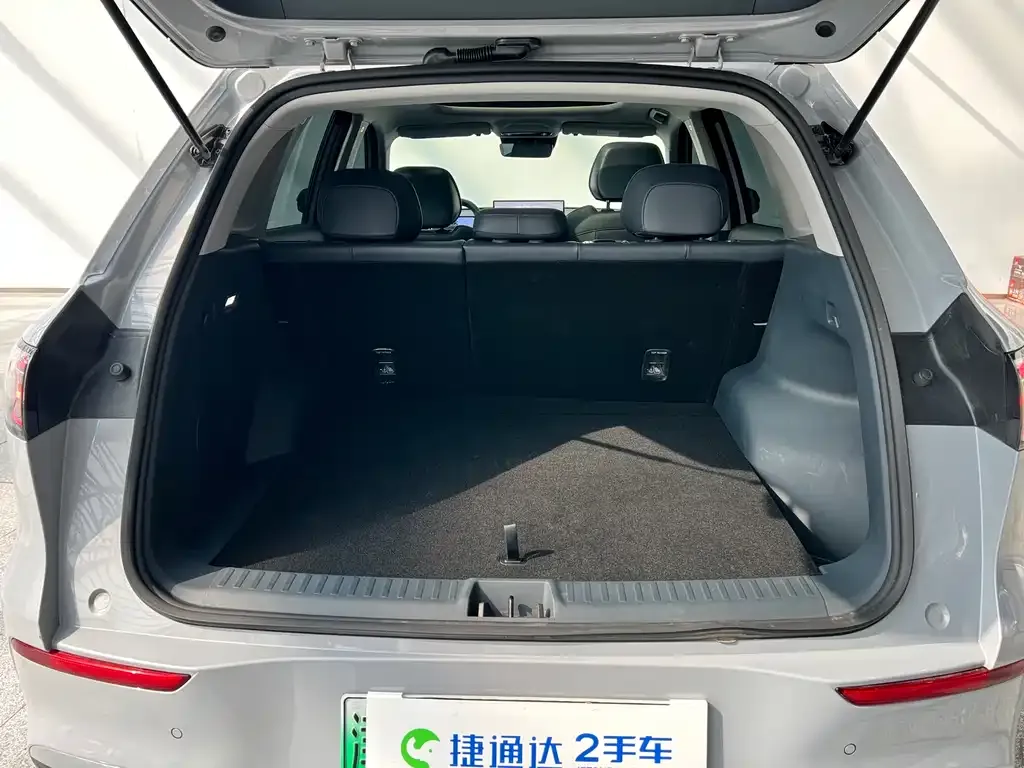 Geely Galaxy E5 — фото 8