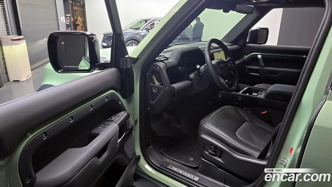 Land Rover Defender 2023 из KR, фото 4