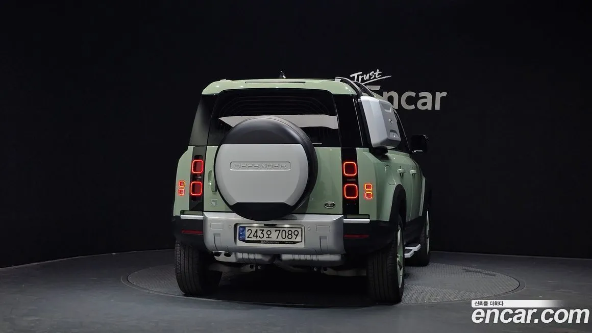 Land Rover Defender 2023 из KR, фото 3