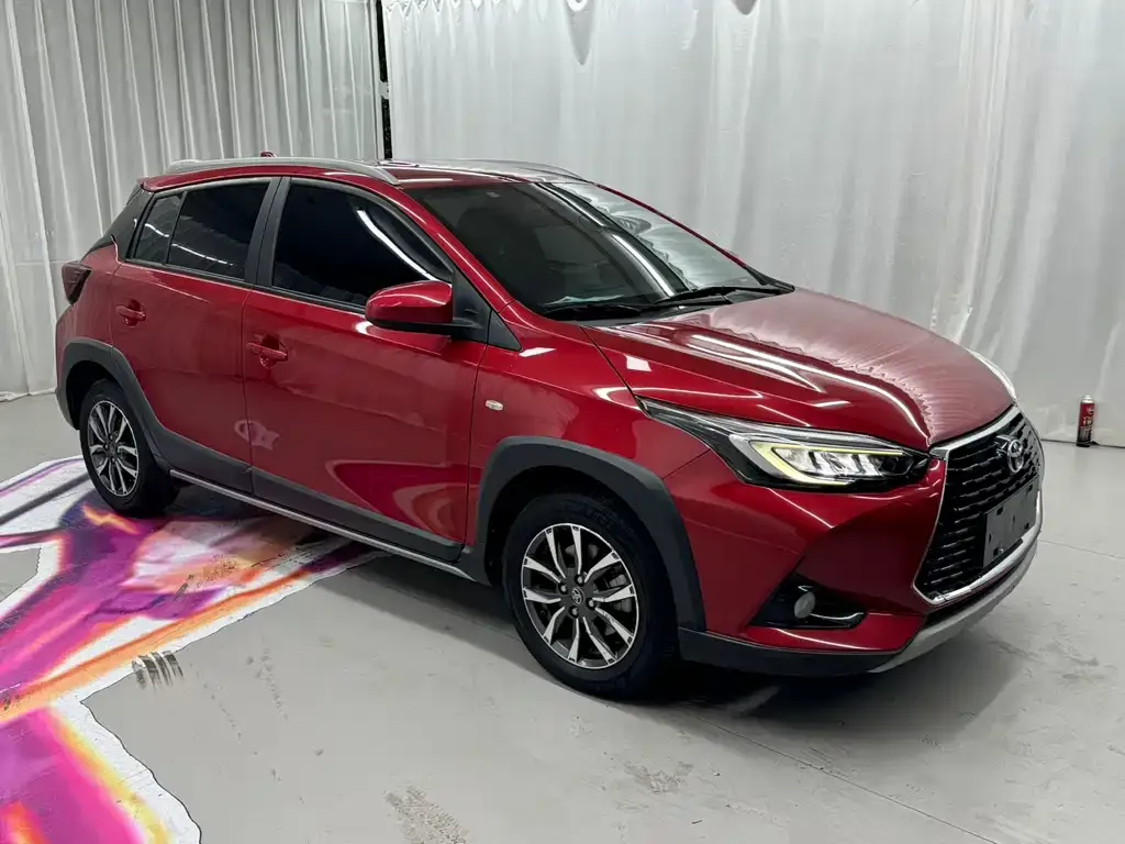 Toyota Yaris L — фото 2