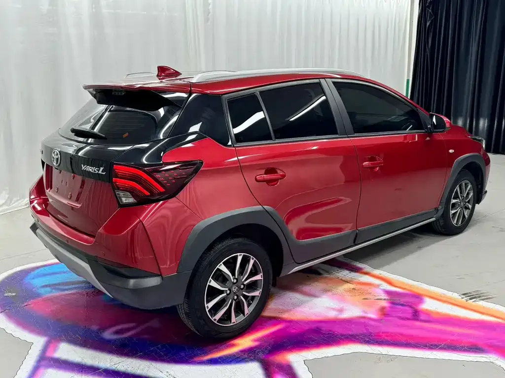 Toyota Yaris L — фото 3