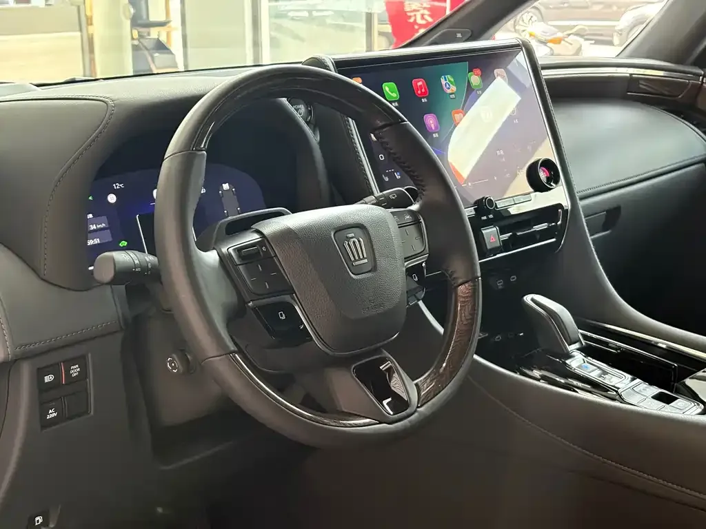 Toyota Vellfire — фото 10