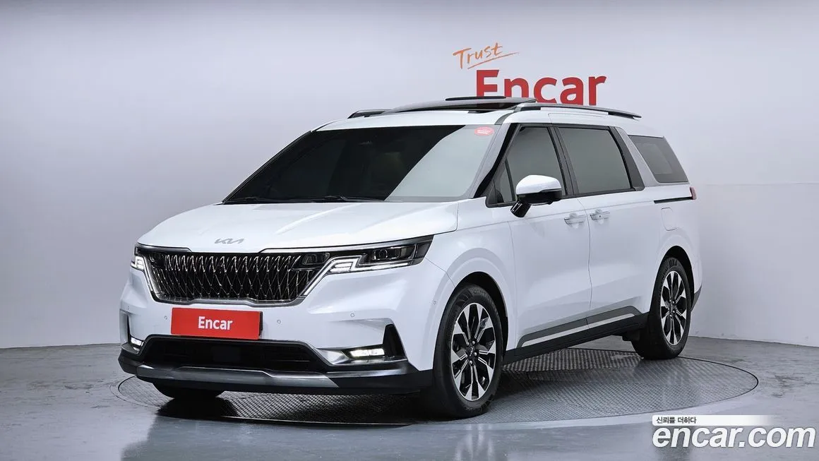 Kia Carnival — фото 1